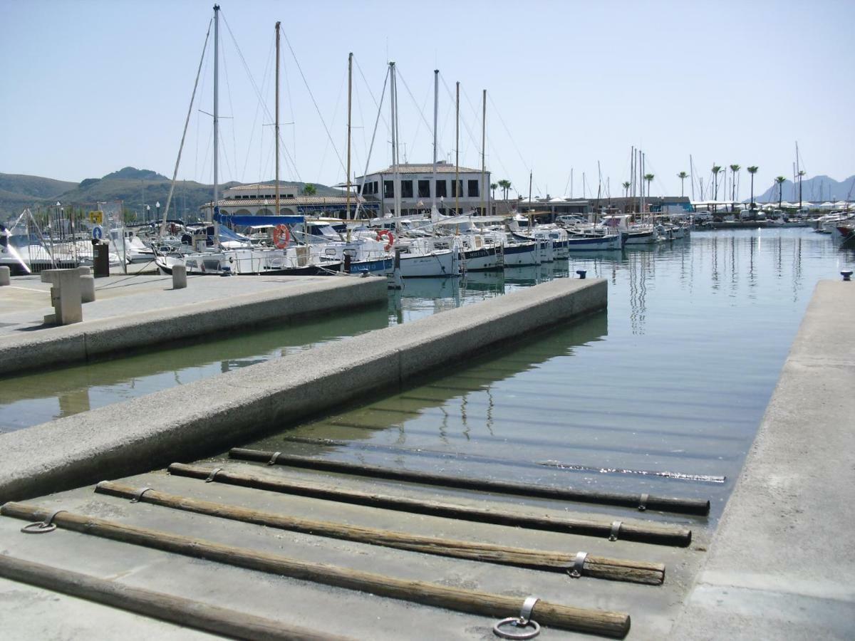 Far Blue Marina Front Port de Pollença